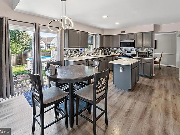 2nd image of 33 Salisbury Way