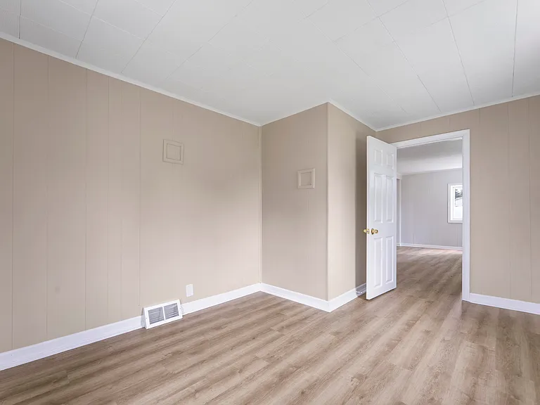 284 Ellicott Rd — Photo 14
