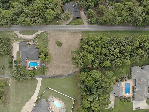 5th image of 1009 Hilltop Dr