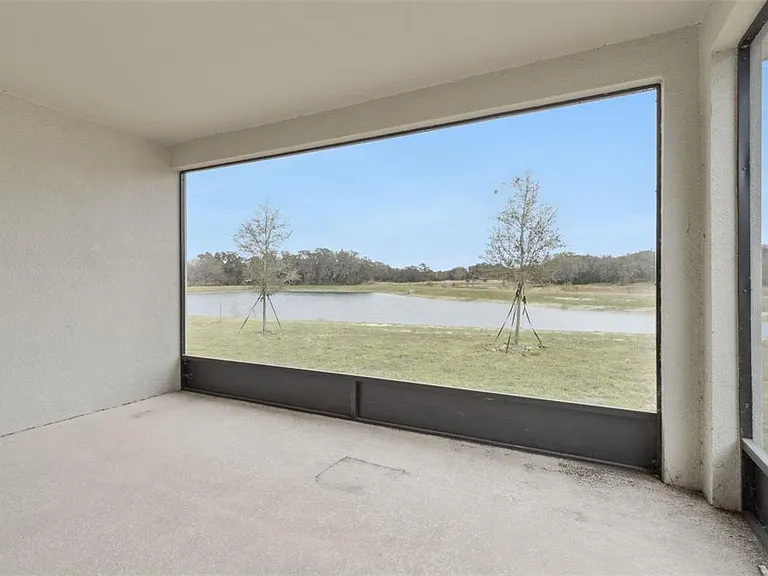 654 Heritage Square Dr — Photo 28