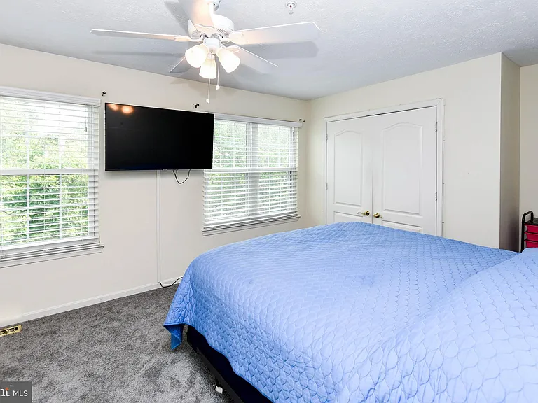 1401 Deep Gorge Ct — Photo 17