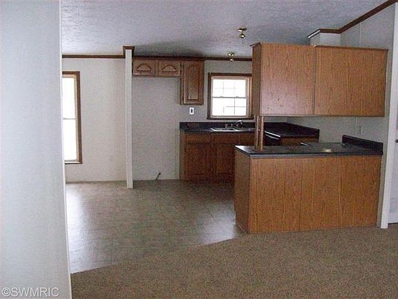 4th image of 244 Burgess Dr