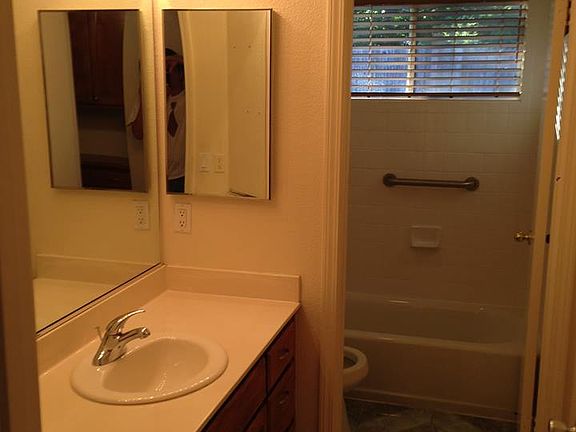 5th image of 17 Hallwood Ct