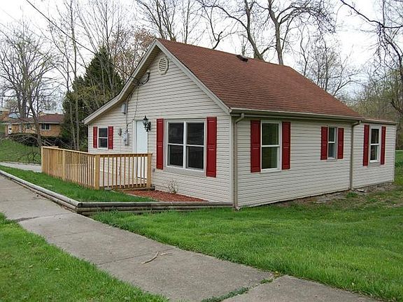 3rd image of 223 E Main St