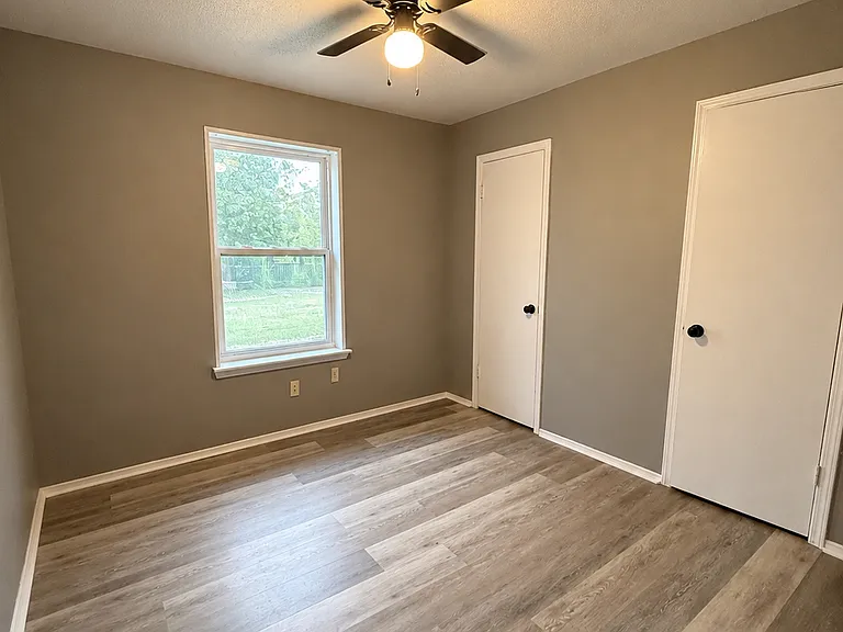 105 S Oklahoma St — Photo 11