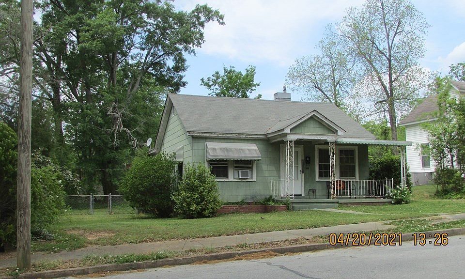 2nd image of 310 Davis Ave