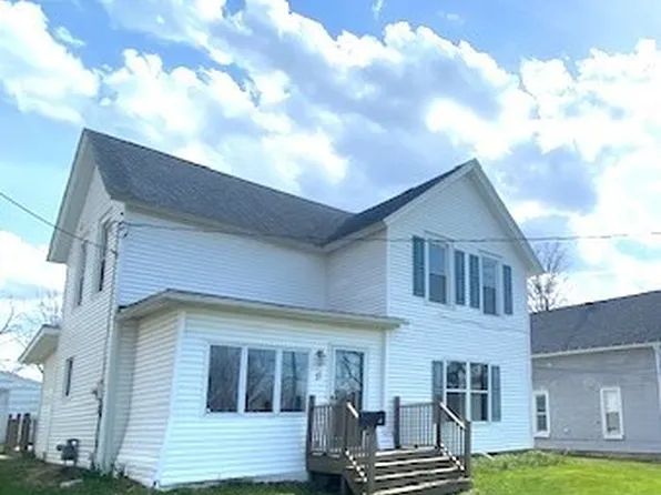 11 Monroe St, Silver Creek, NY 14136