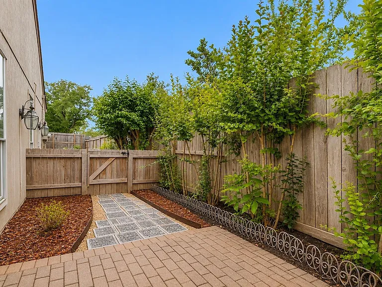 11634 Southlake Dr — Photo 17