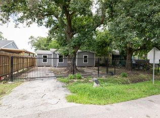 141 Owens St, Houston, TX 77029