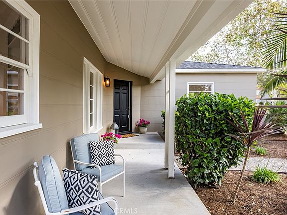 4th image of 2324 N Riverside Dr