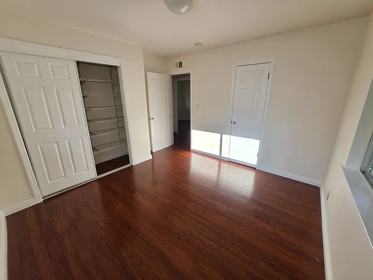381 Marylinn Dr — Photo 6