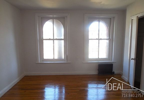 2nd image of 20 Columbia Pl #58RF