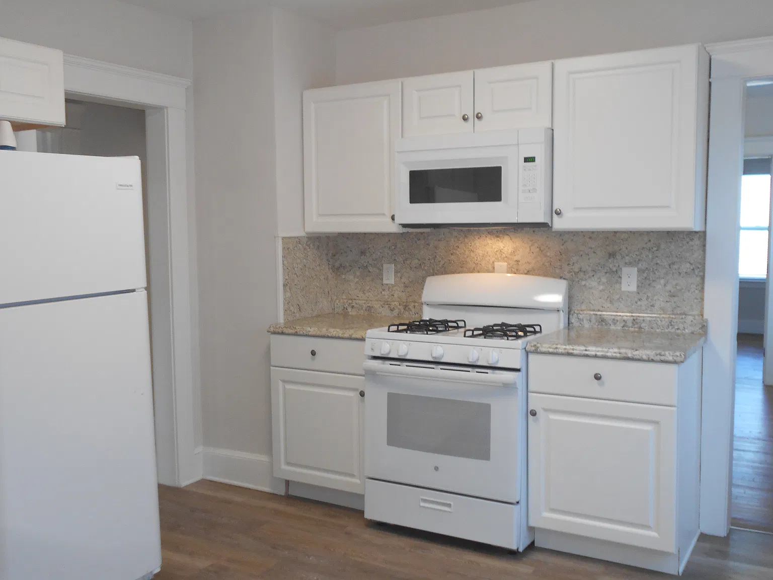 2 bed, $1,900 — Photo 4