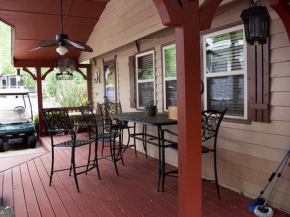 3rd image of 87 Maple Wood Ln