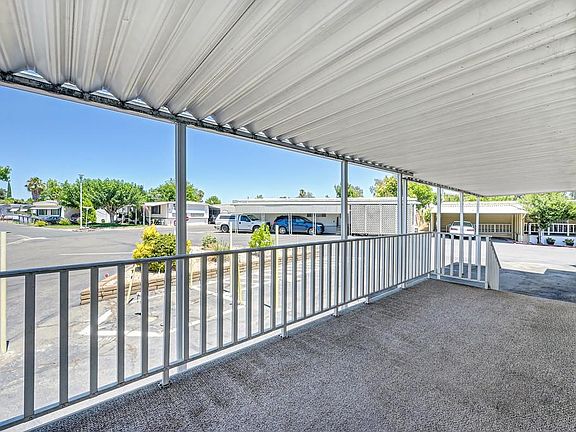 3rd image of 60 Saxton Cir