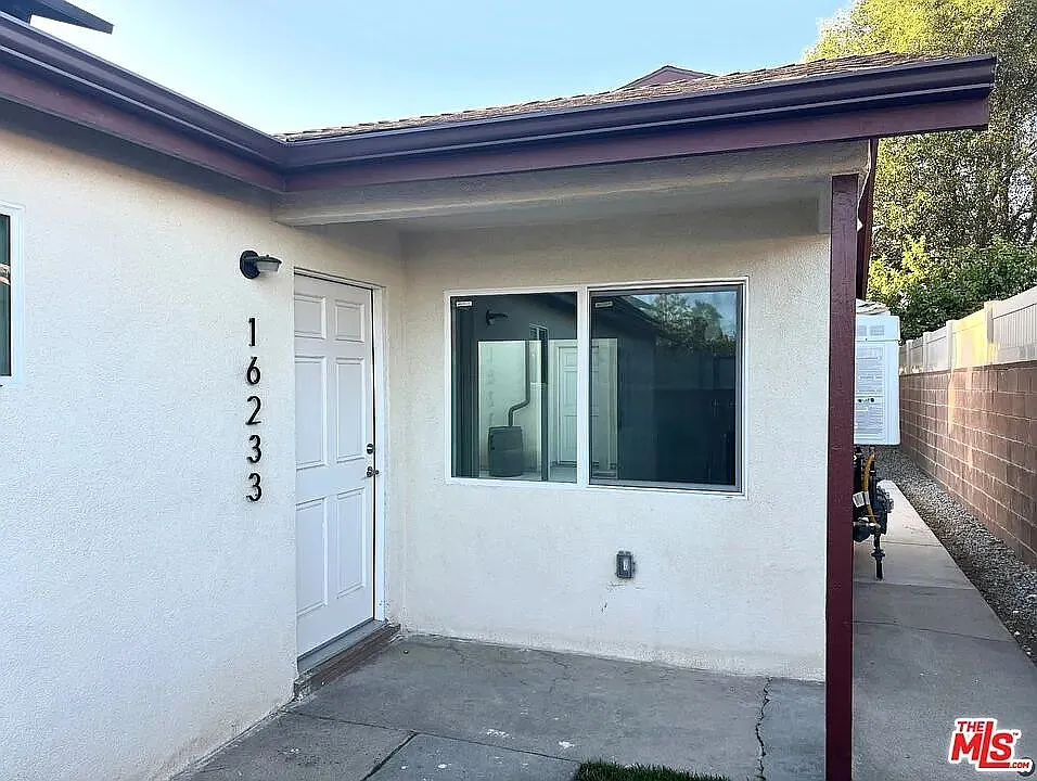 4 bed, 1550 sqft, $4,550 — Photo 2