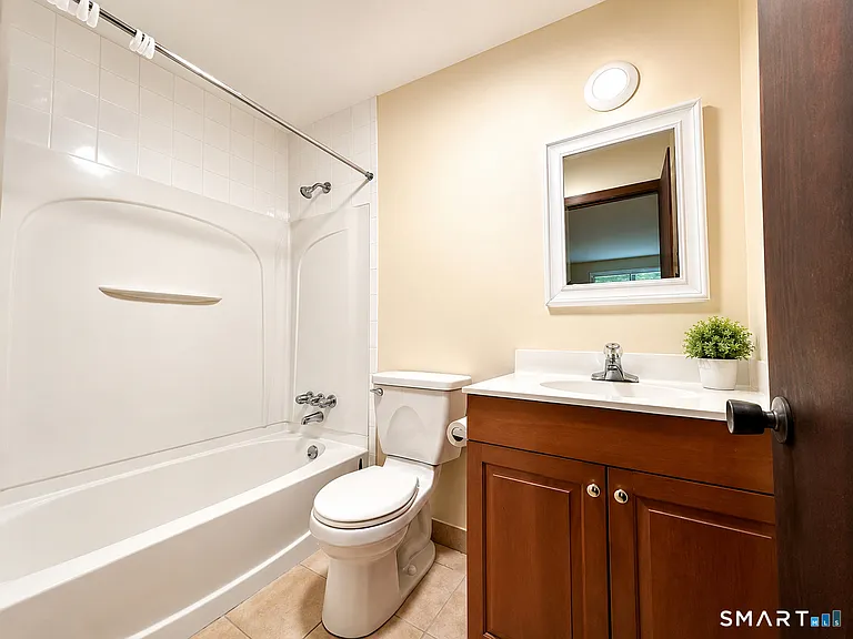 185 Scott Rd #1D — Photo 6