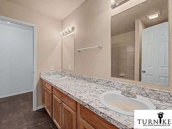 4th image of 121 Lindas Creek Ln