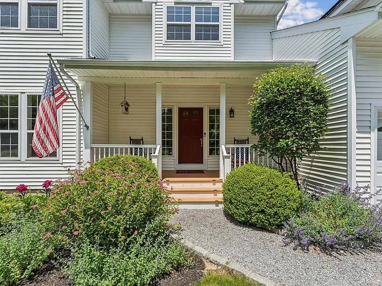 39 Hollow Ln — Photo 38