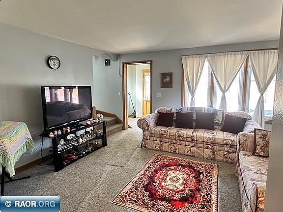 3rd image of 514 Douglas Ave