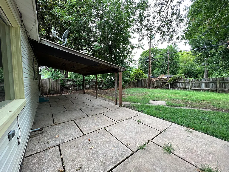 1007 E 49th St — Photo 9