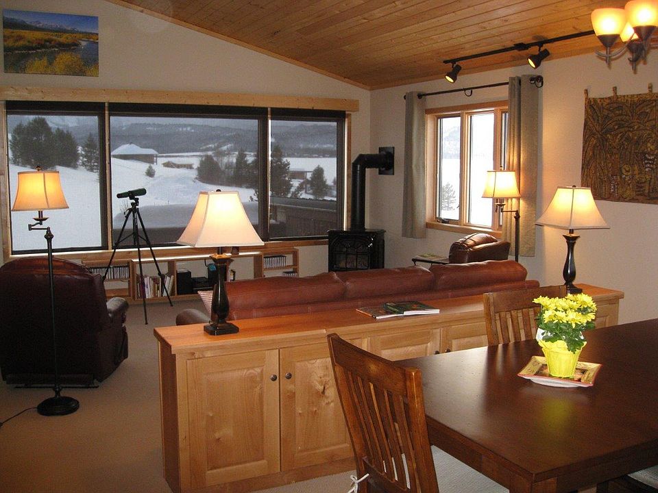 2nd image of 347 Merritt Lane