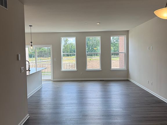 3rd image of 49529 Coldwater Ridge Dr