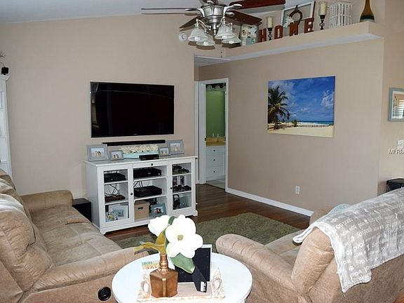 5th image of 4245 Sunny Glen Dr
