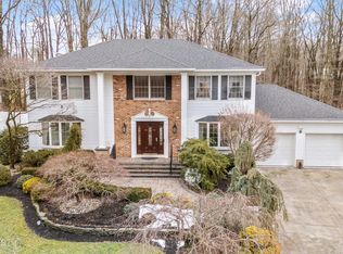 8 Willow Ridge Ct, Matawan, NJ 07747