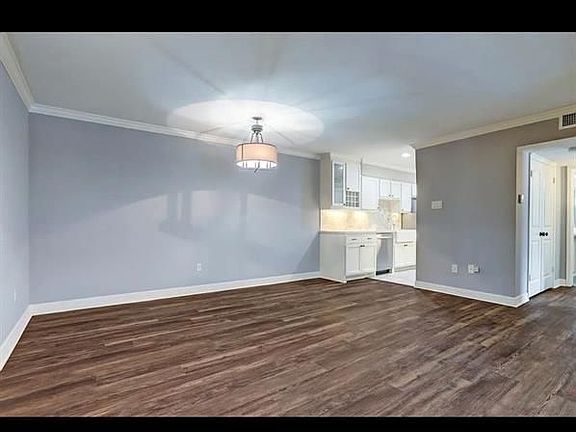 5th image of 7575 Katy Fwy APT 9