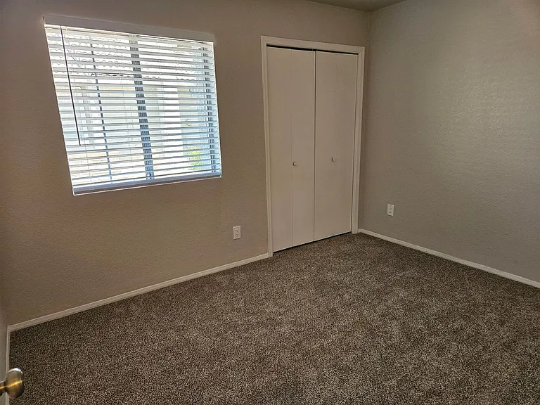 Lindsay Villas Townhomes — Photo 19