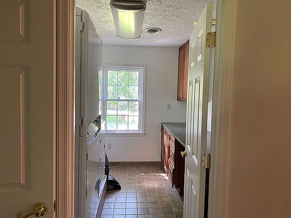 4th image of 222 Nina Ln