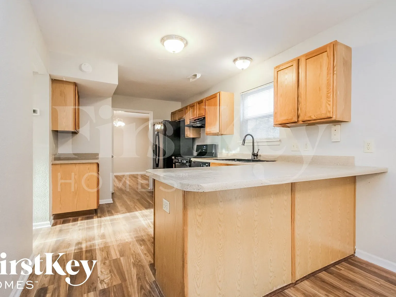 4 bed, 3.0 bath, 1920 sqft, $2,290 — Photo 4
