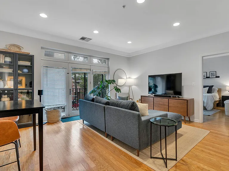 1300 Grand St #201 — Photo 10