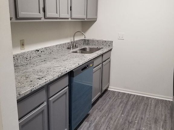 4th image of 1001 12th St #37