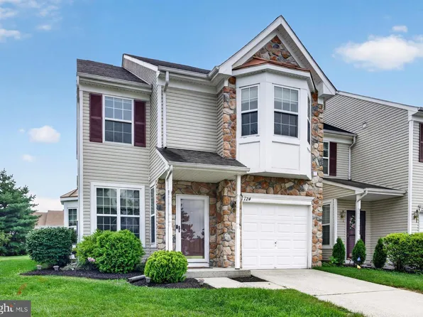 124 Chancellor Dr, Deptford, NJ 08096