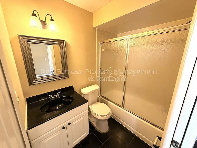 4114 Skyline Blvd #B — Photo 8