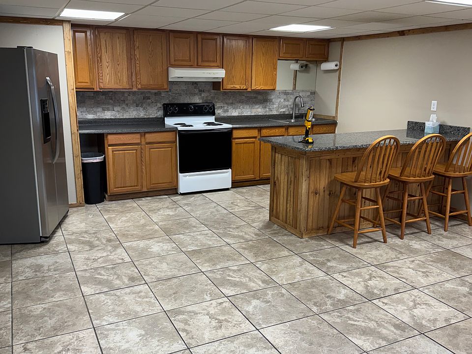 1st image of 320 W Main St
