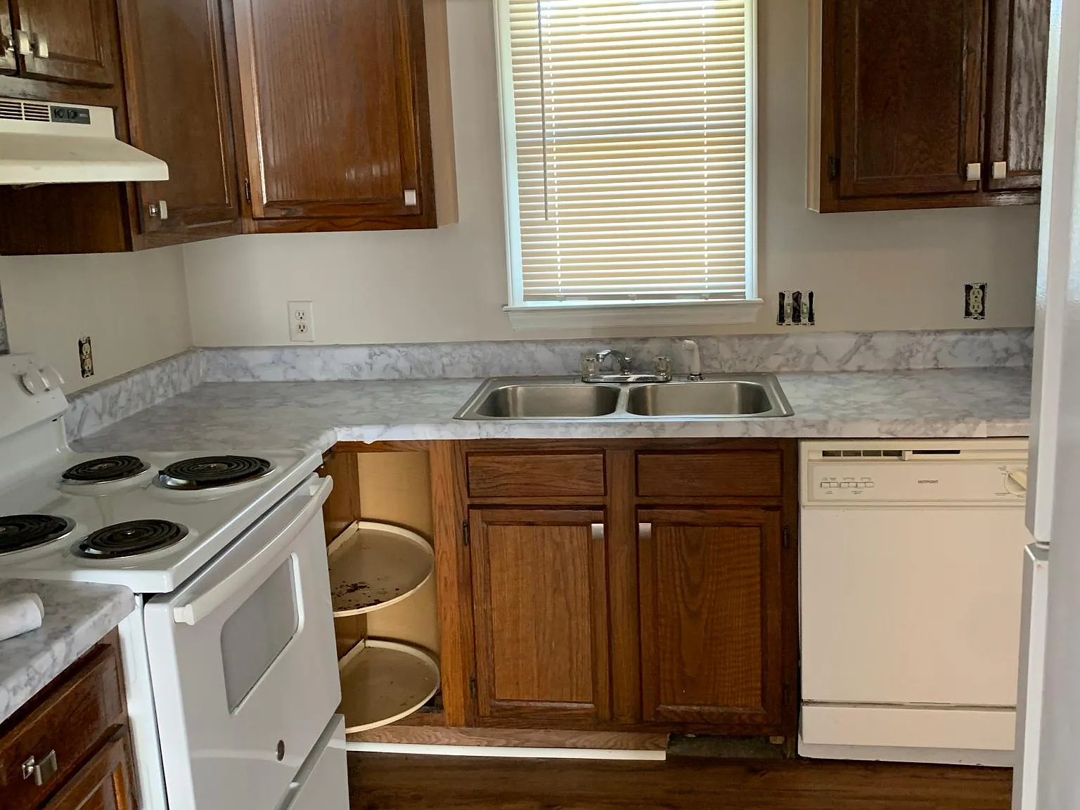 3 bed, 2.5 bath, 1285 sqft, $1,750 — Photo 4