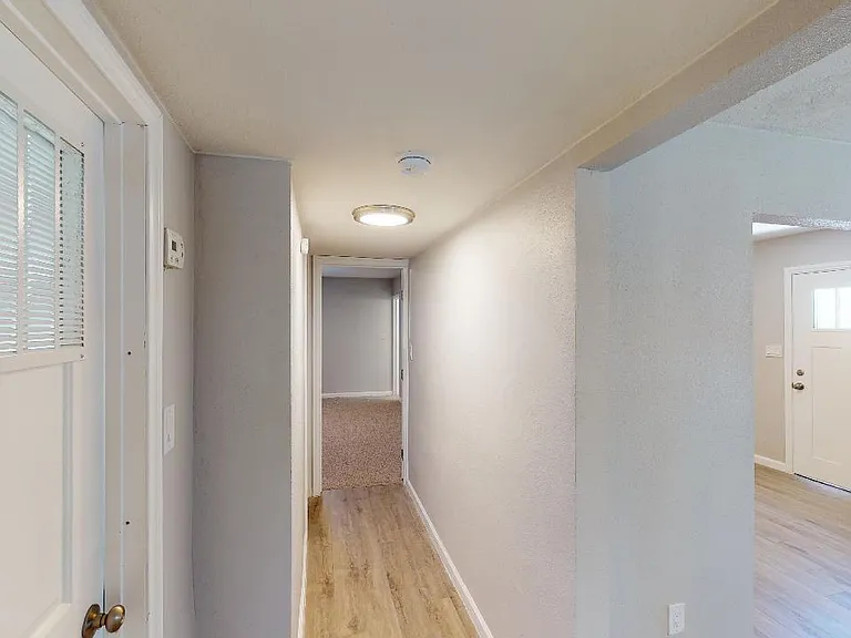 418 S 11th St — Photo 18