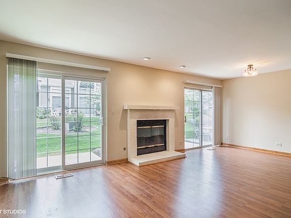 3rd image of 310 W Happfield Dr