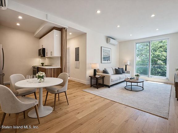 2nd image of 3865 Amboy Rd #3A