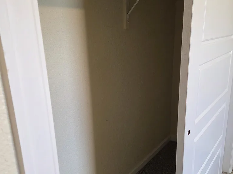 438 N Mitford Dr — Photo 20