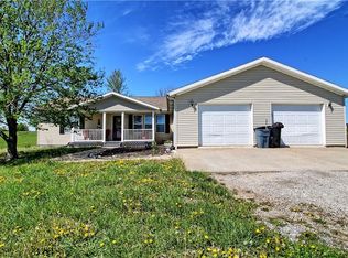 13930 State Route Dd, Savannah, MO 64485