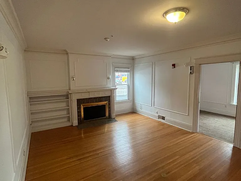 2729 Dewey Ave — Photo 6