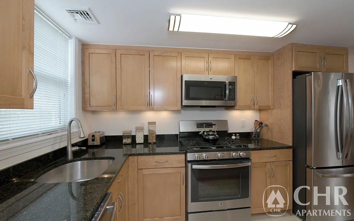2 bed, 1.0 bath, 984 sqft, $3,620 — Photo 2