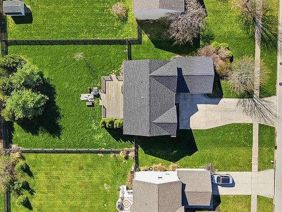 3rd image of 4000 Creekwood Dr