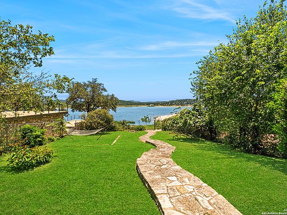 5th image of 1074 Lakebreeze