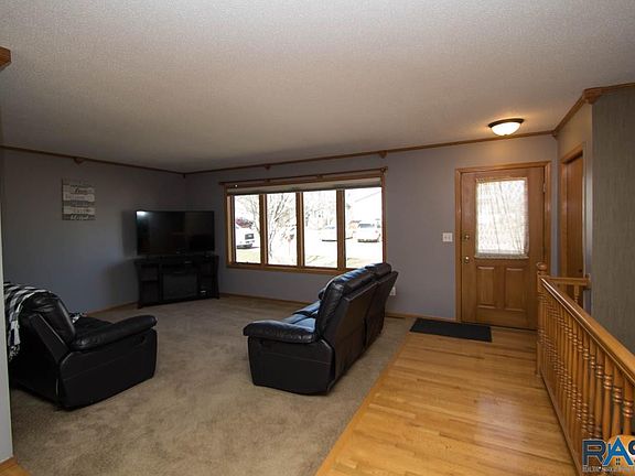 2nd image of 505 Crystal Dr