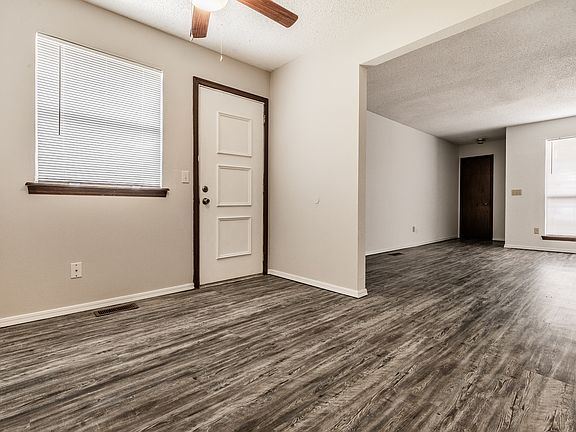 5th image of 9803 Welch Dr